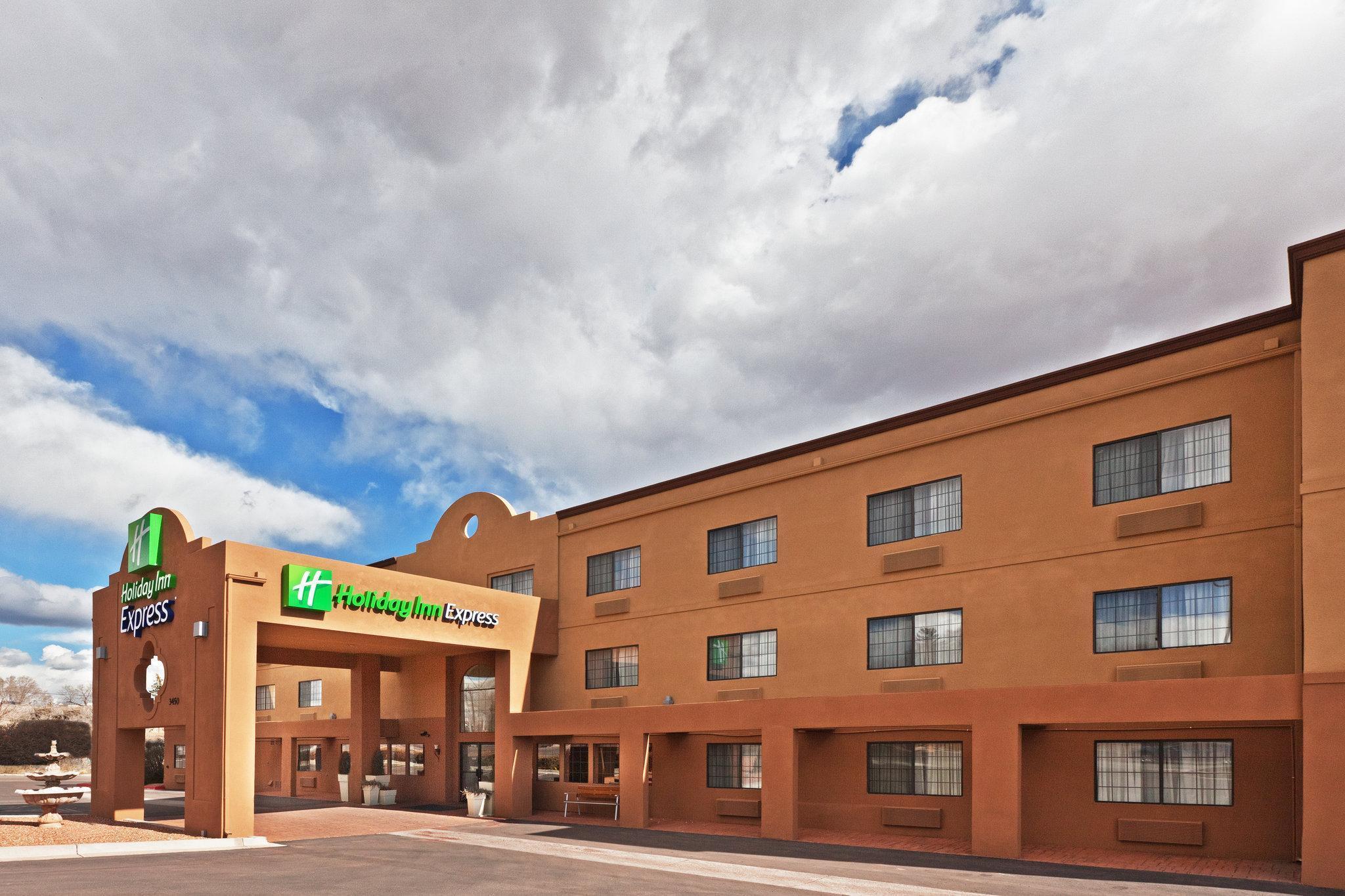 Hotel Ramada By Wyndham Santa Fe Exterior foto