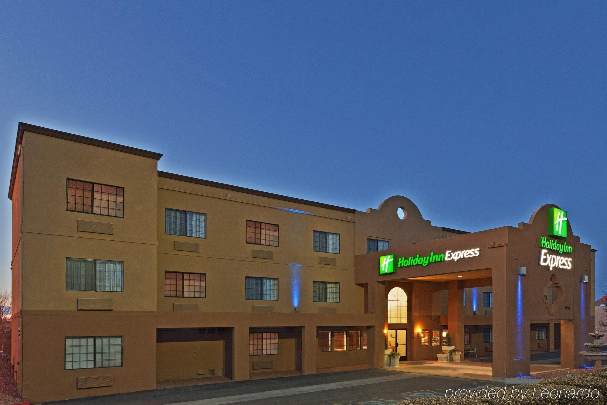 Hotel Ramada By Wyndham Santa Fe Exterior foto